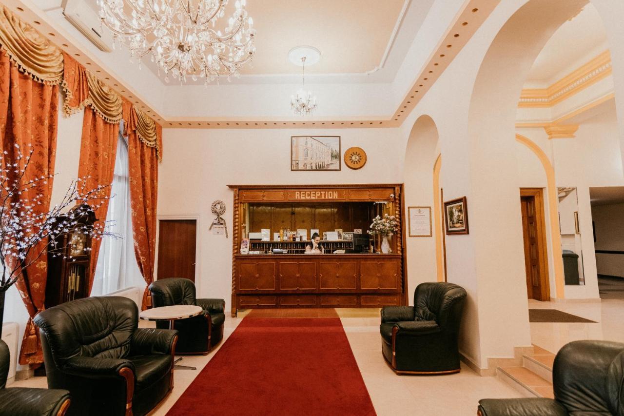 Tisza Hotel Szegedin Exterior foto