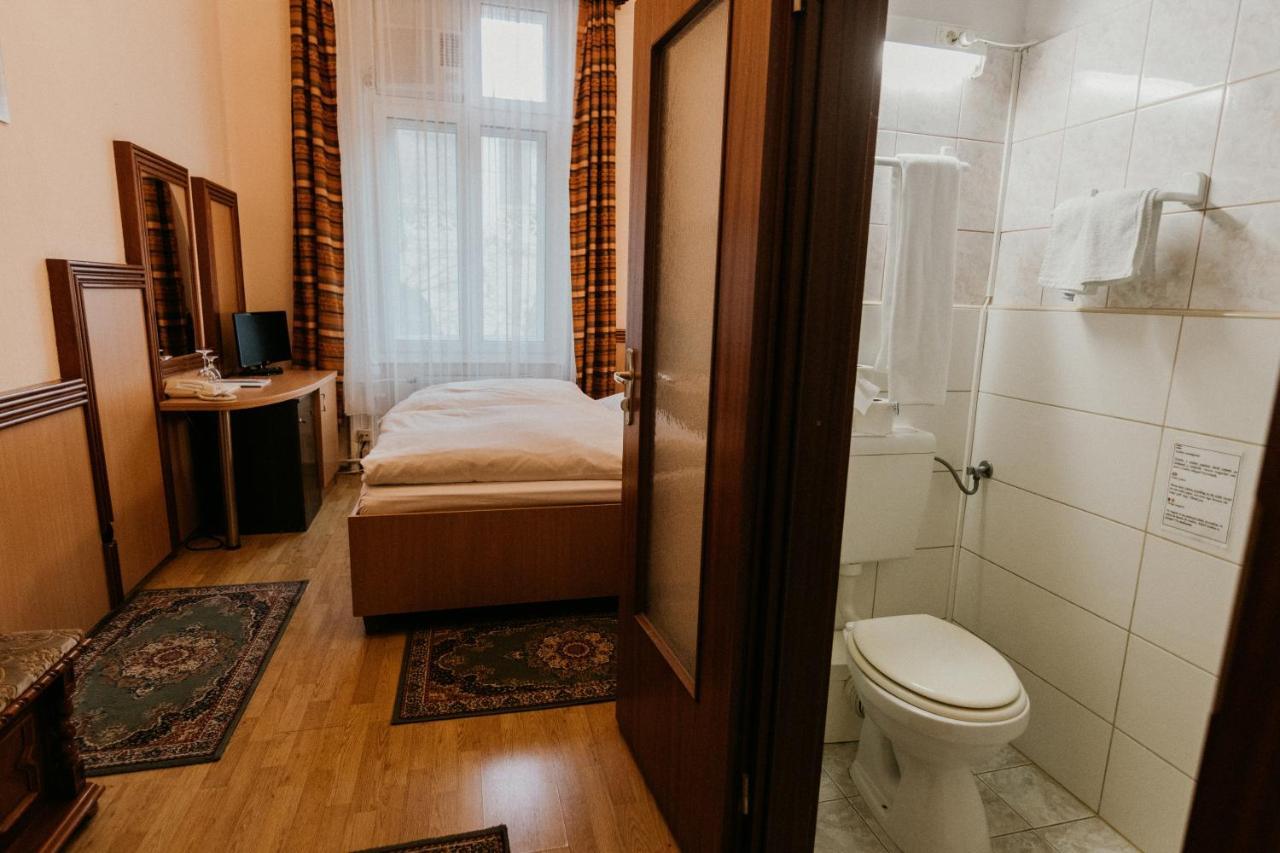 Tisza Hotel Szegedin Exterior foto